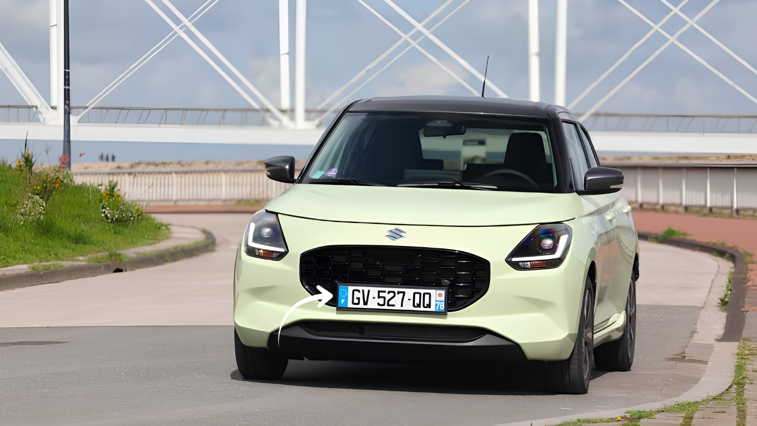 Elle pèse moins d’une tonne et annonce 4,4 l/100 km : pourquoi la Suzuki Swift attire les automobilistes qui trouvent la Yaris trop chère